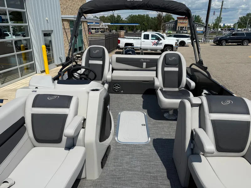 Slide: The Image of Barletta Cabrio 22UC 2025 - 21