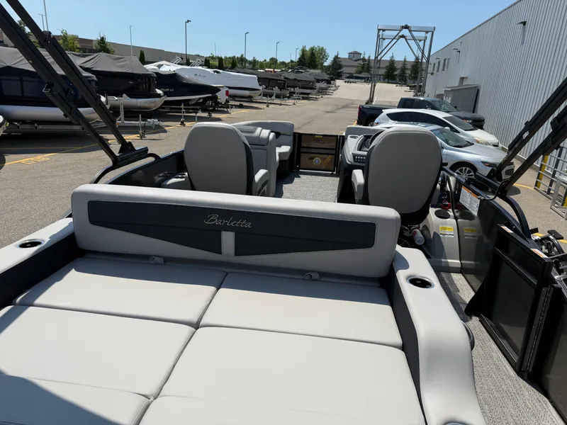 Slide: The Image of Barletta Cabrio 22UC 2025 - 7