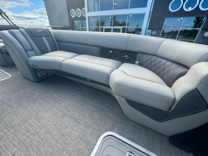 Slide: The Image of Barletta Lusso 25M 2025 - 11