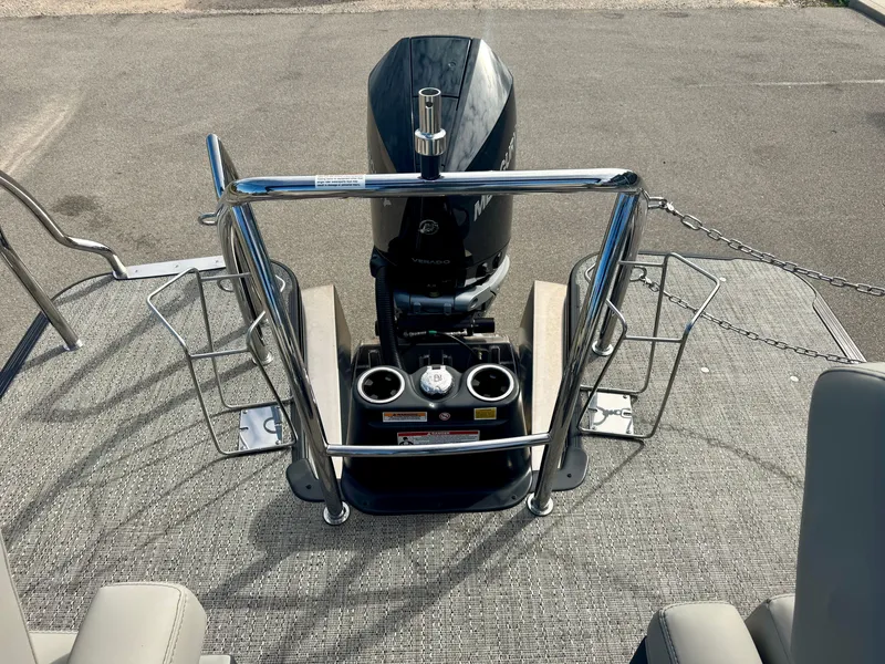 Slide: The Image of Barletta Lusso 25M 2025 - 19