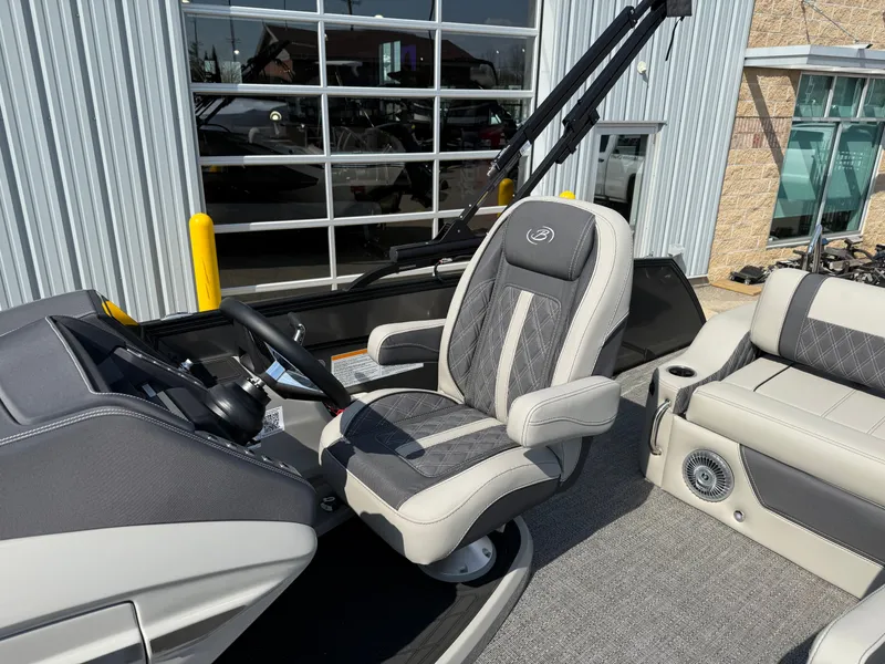 Slide: The Image of Barletta Lusso 25UC 2025 - 10