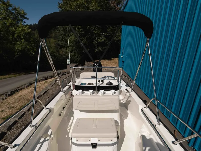 Slide: The Image of Boston Whaler 150 Montauk 2025 - 10
