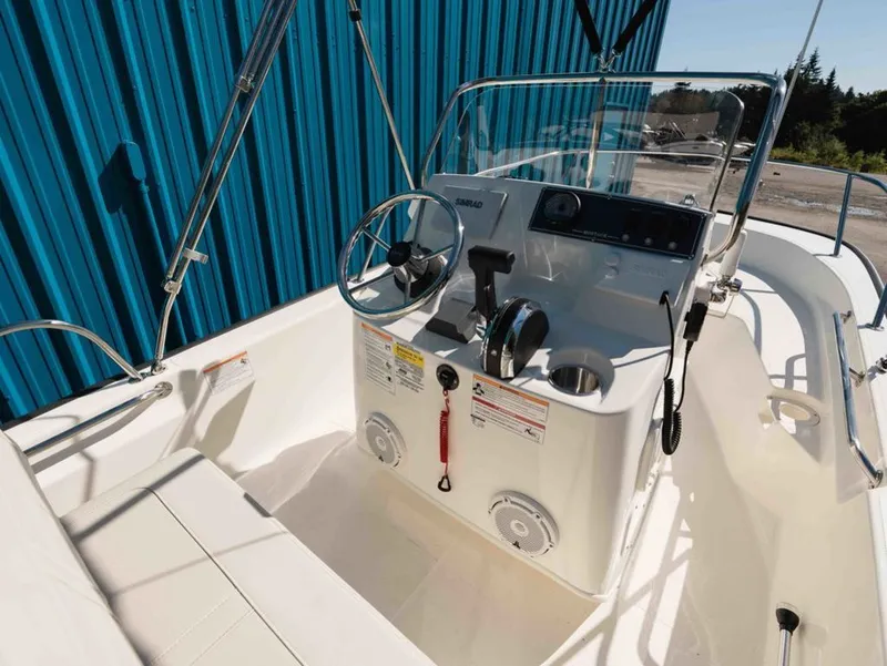 Slide: The Image of Boston Whaler 150 Montauk 2025 - 7