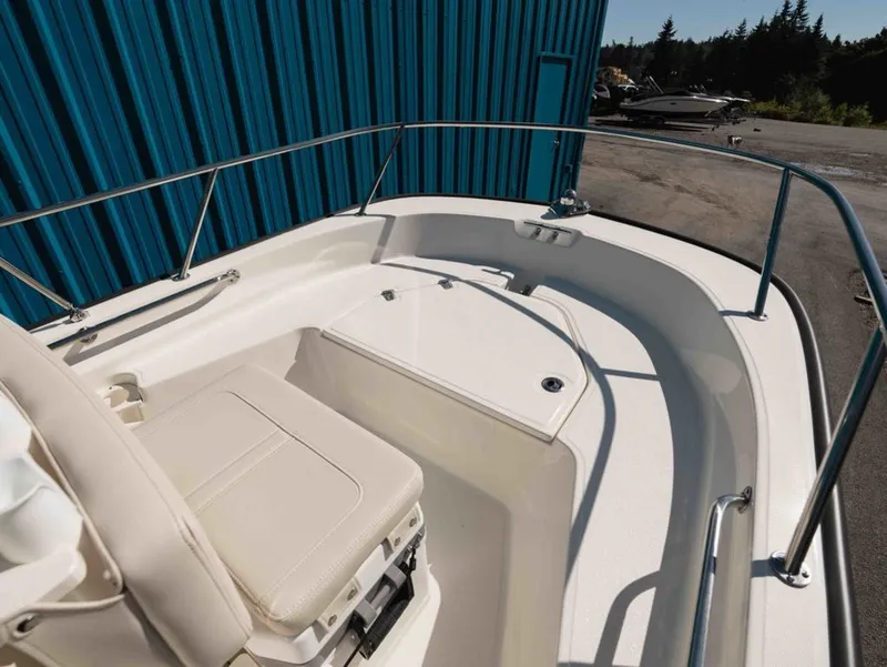 Slide: The Image of Boston Whaler 150 Montauk 2025 - 9