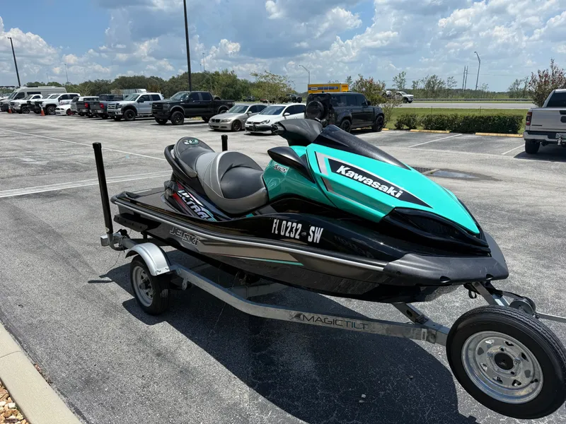 Slide: The Image of Kawasaki Ultra LX 2021 - 4