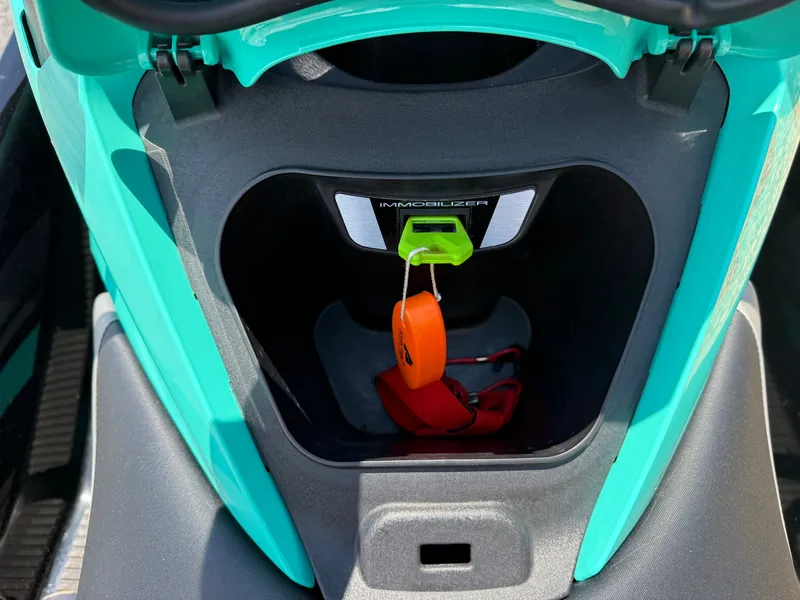 Slide: The Image of Kawasaki Ultra LX 2021 - 9