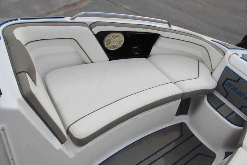 Slide: The Image of Yamaha SX240 2016 - 16