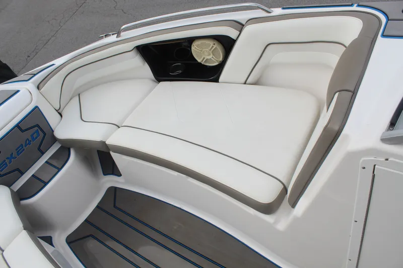 Slide: The Image of Yamaha SX240 2016 - 17