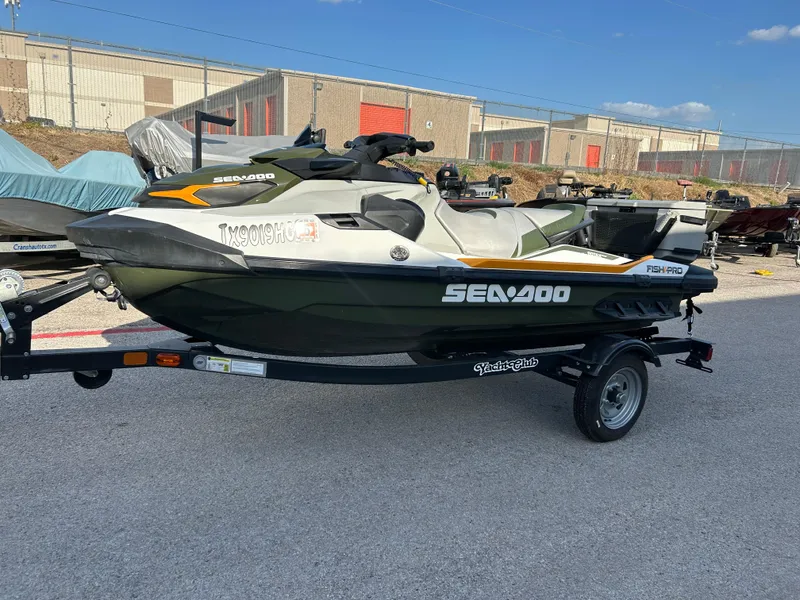 Slide: The Image of 2020 Sea-Doo FISH PRO 170 on trailer, parked outdoors. - 33