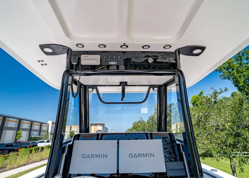 Slide: The Image of Sea Hunt Gamefish 30 Coffin Box 2026 - 18