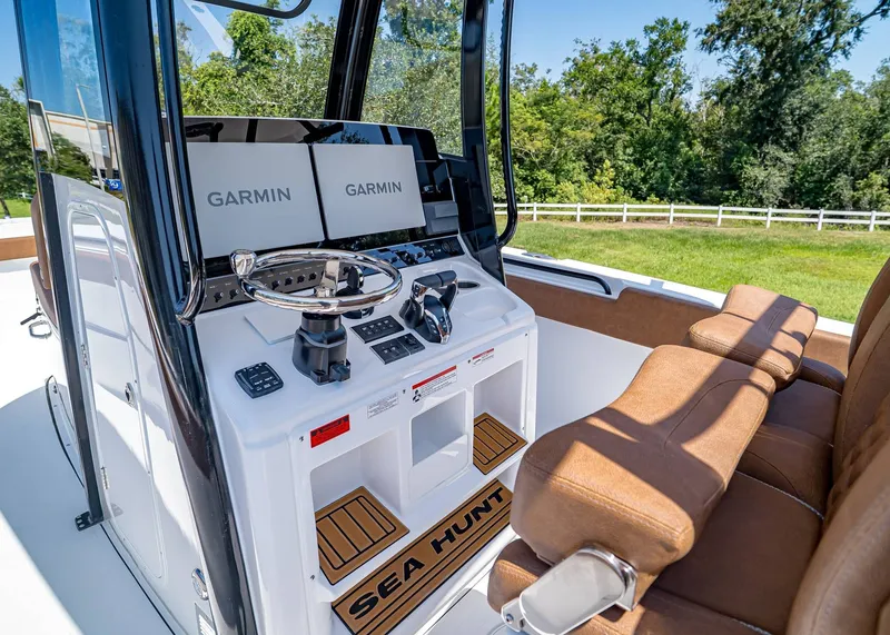 Slide: The Image of Sea Hunt Gamefish 30 Coffin Box 2026 - 21