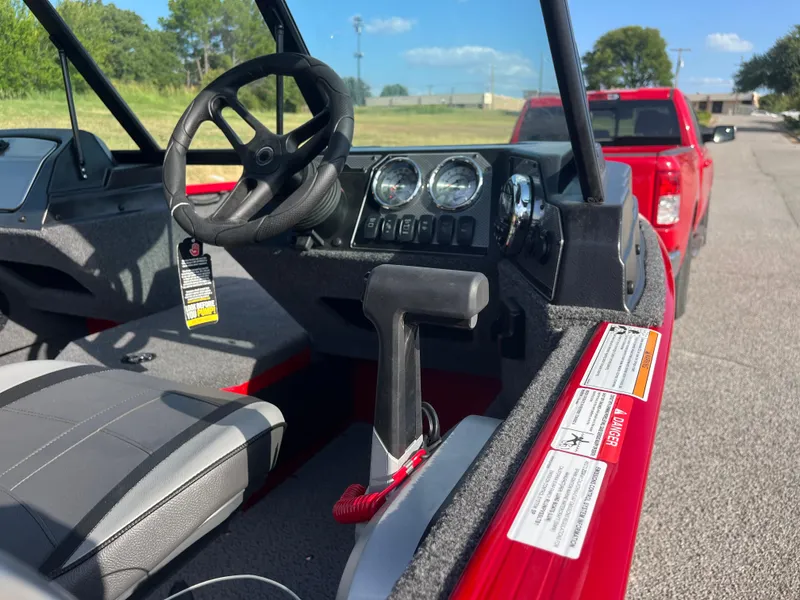 Slide: The Image of Lund 1675 Adventure Sport 2024 - 72