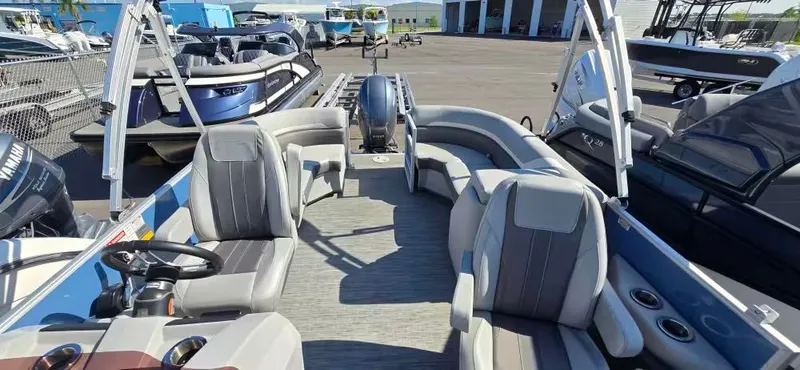 Slide: The Image of Bennington 21 SX 2022 - 4