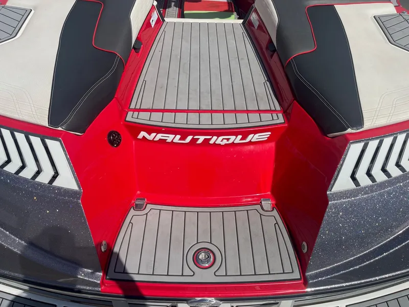 Slide: The Image of Correct Craft G23 2018 - 15