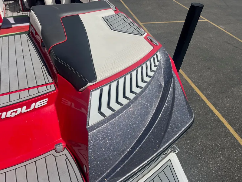 Slide: The Image of Correct Craft G23 2018 - 17