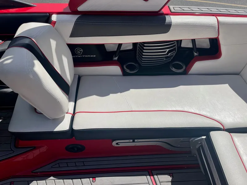 Slide: The Image of Correct Craft G23 2018 - 20