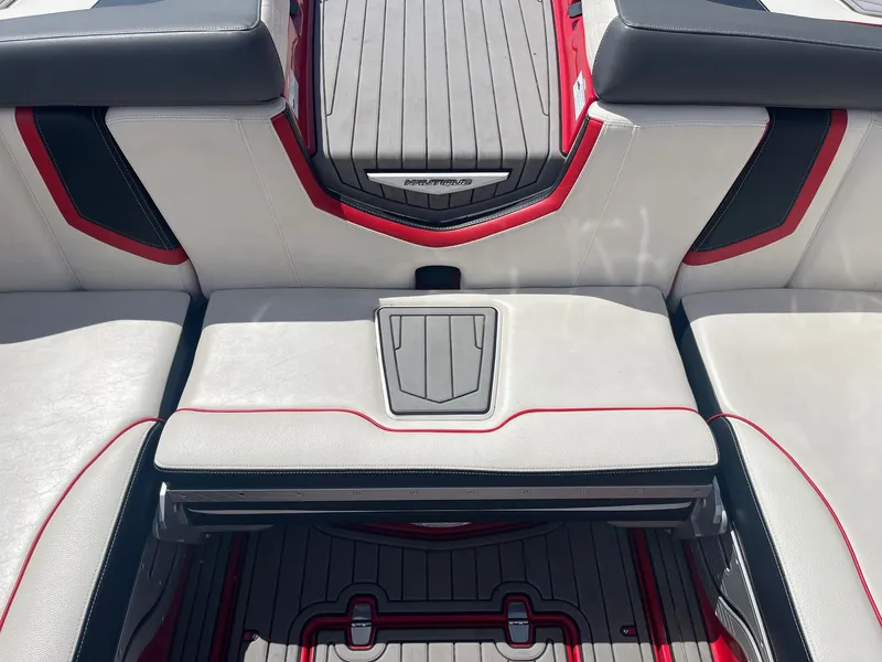 Slide: The Image of Correct Craft G23 2018 - 22