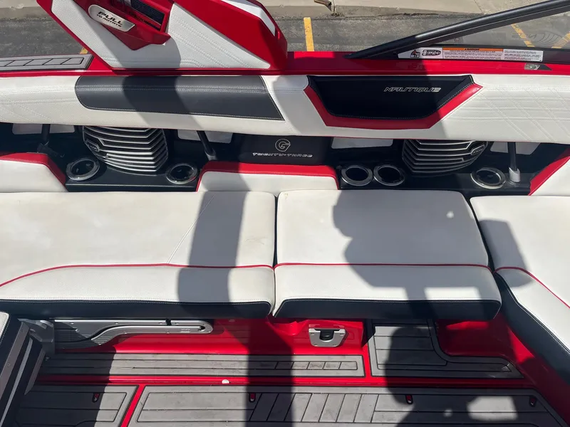 Slide: The Image of Correct Craft G23 2018 - 24