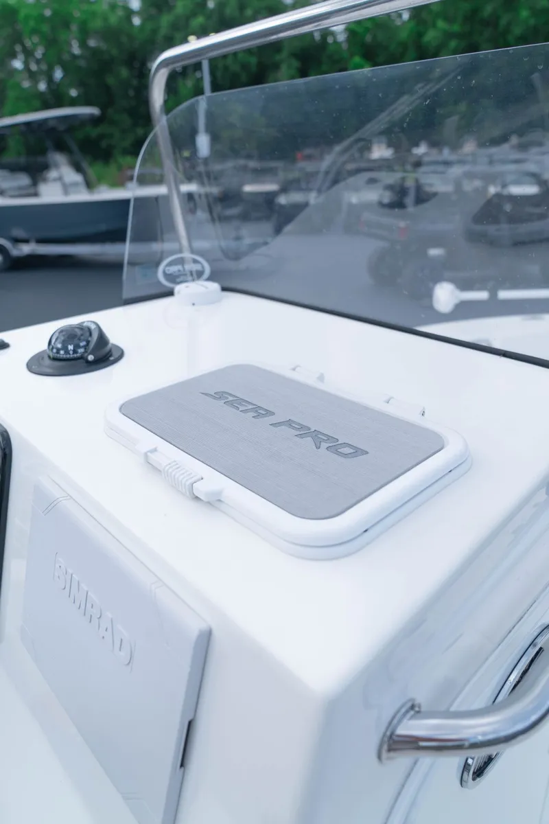 Slide: The Image of Sea Pro 199 CC 2023 - 17