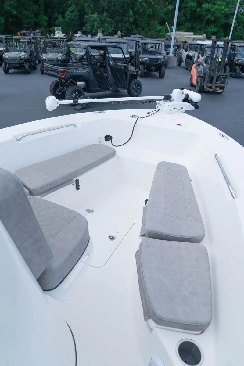 Slide: The Image of Sea Pro 199 CC 2023 - 18