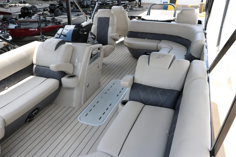 Slide: The Image of Silver Wave 2410 SW5 RLP 2022 - 15