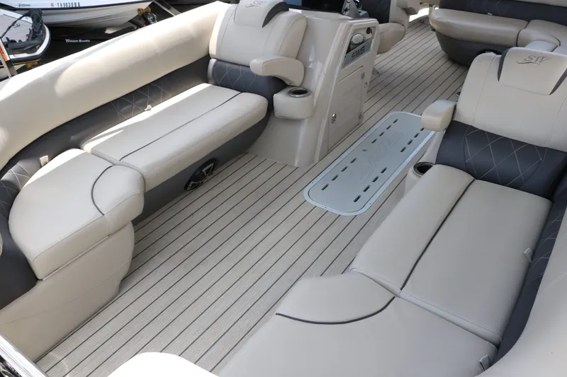 Slide: The Image of Silver Wave 2410 SW5 RLP 2022 - 16