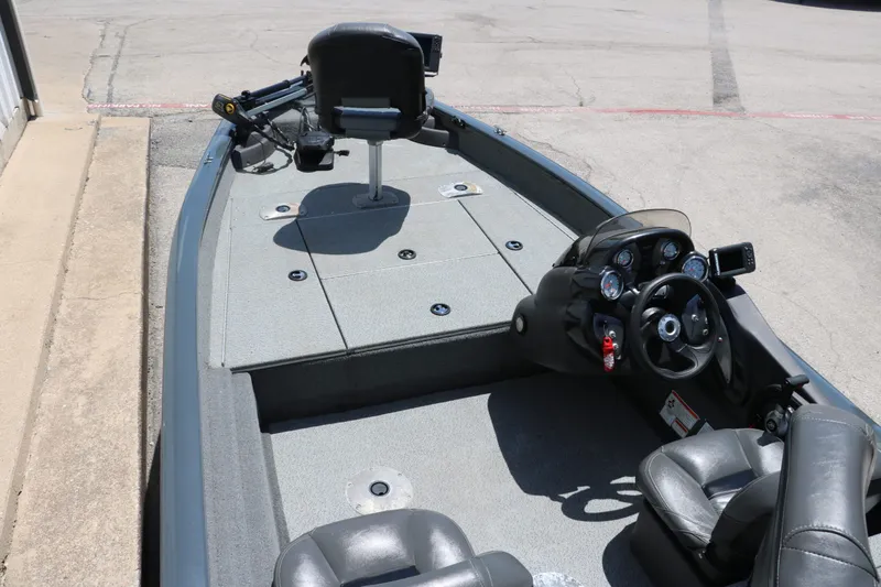 Slide: The Image of Tracker Pro Team 175 TF 2019 - 13