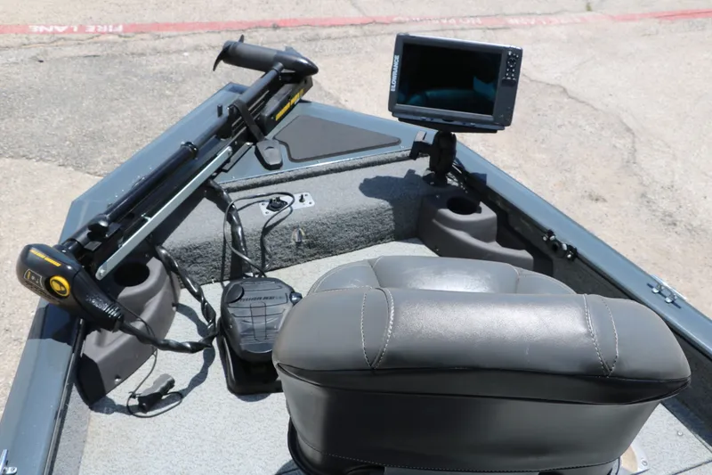 Slide: The Image of Tracker Pro Team 175 TF 2019 - 16