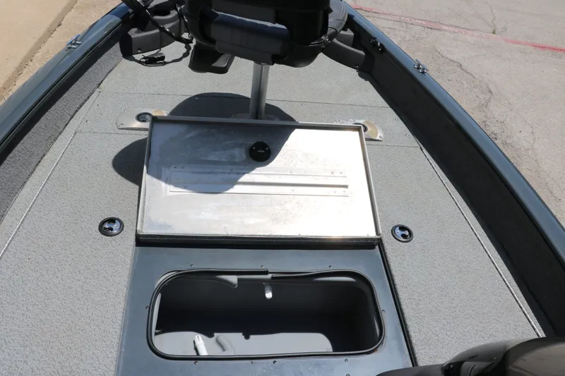 Slide: The Image of Tracker Pro Team 175 TF 2019 - 20