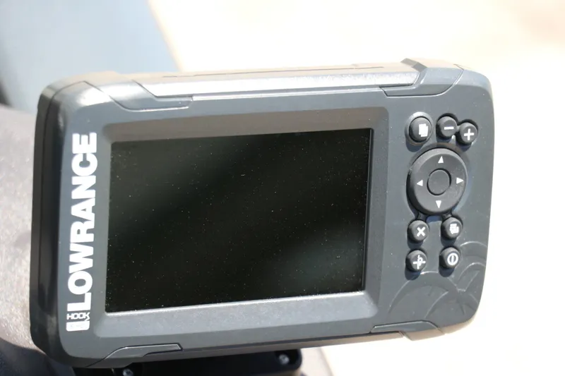 Slide: The Image of Tracker Pro Team 175 TF 2019 - 23