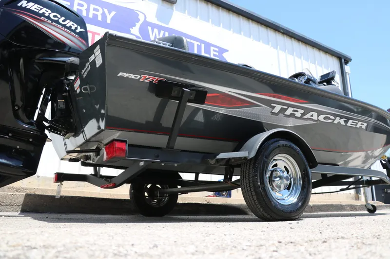 Slide: The Image of Tracker Pro Team 175 TF 2019 - 3