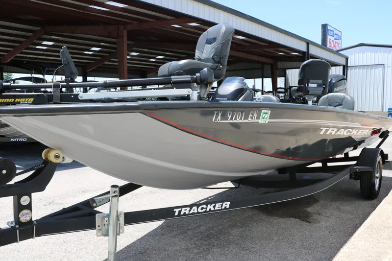 Slide: The Image of Tracker Pro Team 175 TF 2019 - 9