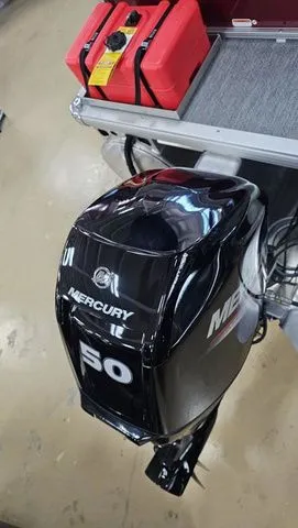 Slide: The Image of Sun Tracker Bass Buggy 16 XL 2026 - 11