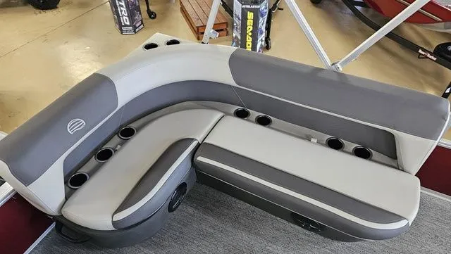 Slide: The Image of Sun Tracker Bass Buggy 16 XL 2026 - 9