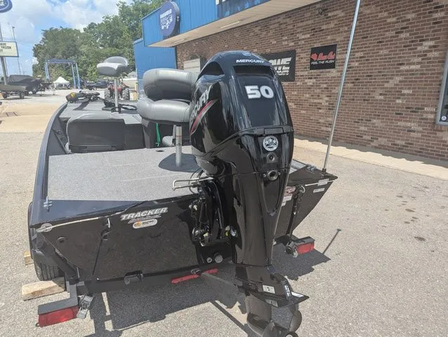 Slide: The Image of Tracker Bass Tracker Classic XL 2020 - 4