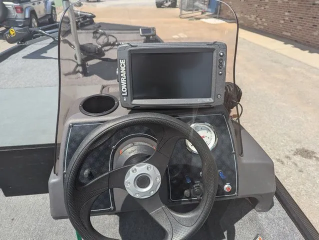 Slide: The Image of Tracker Bass Tracker Classic XL 2020 - 6