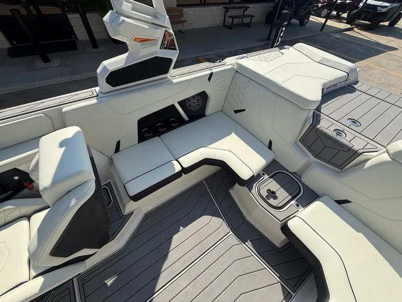 Slide: The Image of Nautique Super Air Nautique GS20 2026 - 11