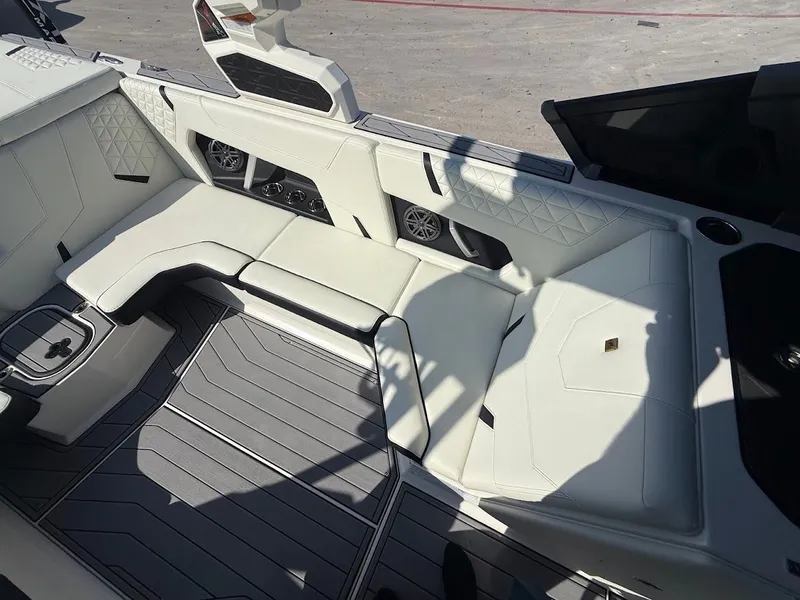 Slide: The Image of Nautique Super Air Nautique GS20 2026 - 12