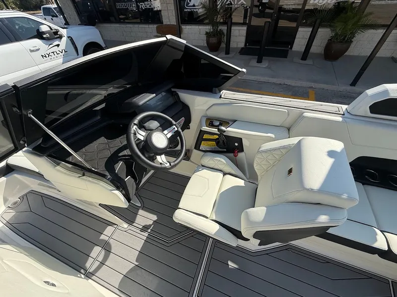 Slide: The Image of Nautique Super Air Nautique GS20 2026 - 16