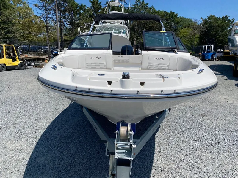 Slide: The Image of Sea Ray SPX190 OUTBOARD 2022 - 5