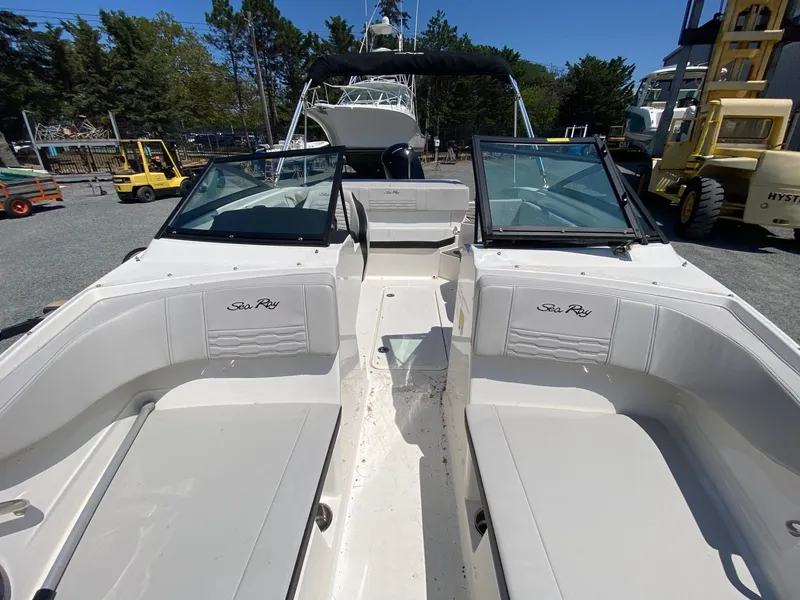 Slide: The Image of Sea Ray SPX190 OUTBOARD 2022 - 6