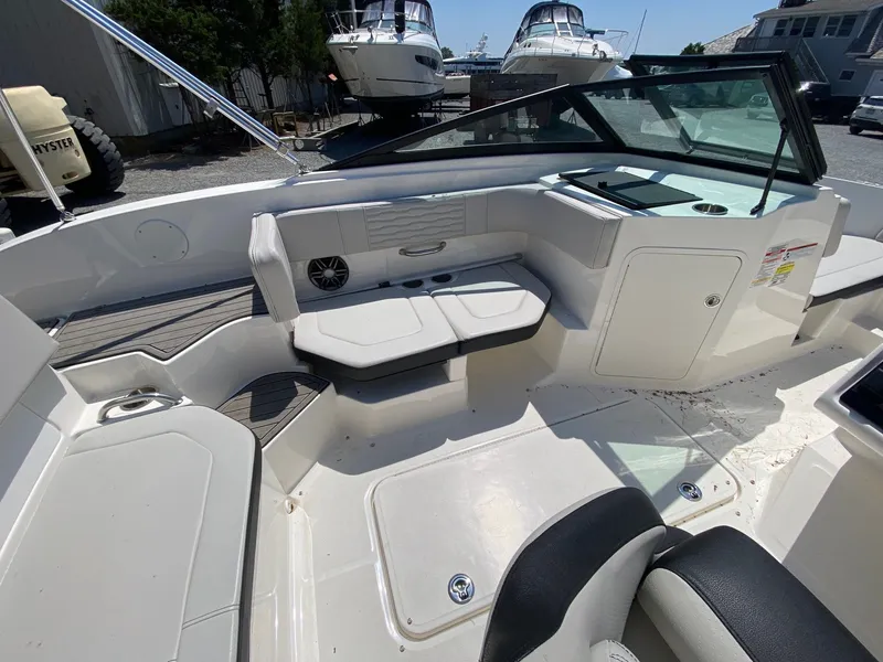 Slide: The Image of Sea Ray SPX190 OUTBOARD 2022 - 7