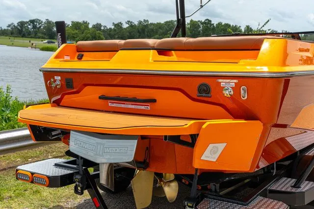 Slide: The Image of Axis Wake Research A20 2025 - 4