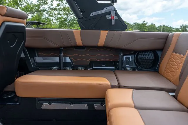 Slide: The Image of Malibu Wakesetter 22 MXZ 2025 - 13