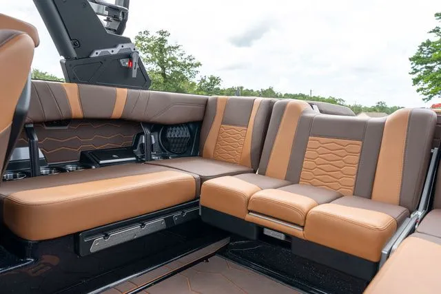 Slide: The Image of Malibu Wakesetter 22 MXZ 2025 - 15