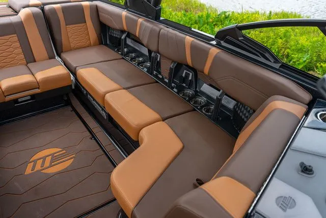 Slide: The Image of Malibu Wakesetter 22 MXZ 2025 - 16