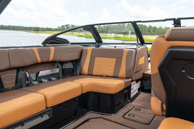 Slide: The Image of Malibu Wakesetter 22 MXZ 2025 - 7