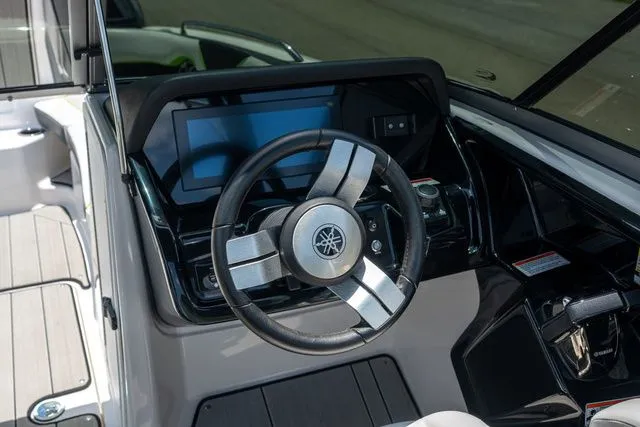 Slide: The Image of Yamaha 212XE 2022 - 6