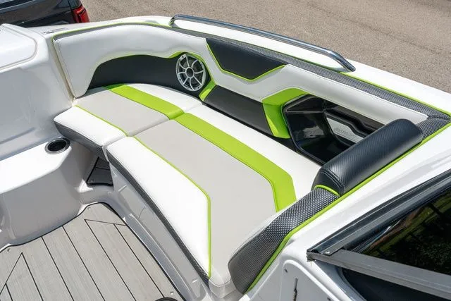 Slide: The Image of Yamaha 212XE 2022 - 9