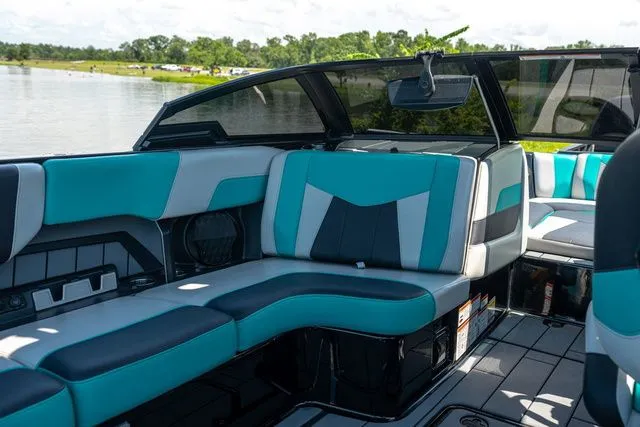 Slide: The Image of Malibu Wakesetter 23 MXZ 2022 - 6